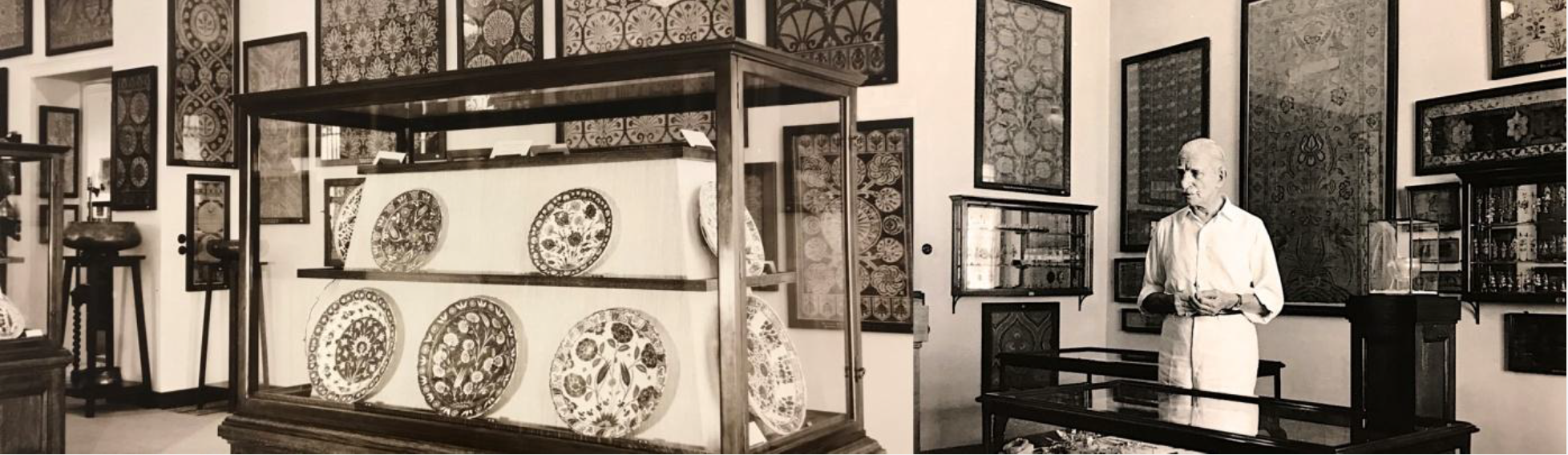 Image of Antonis Benakis at the Art Scene of Alexandria