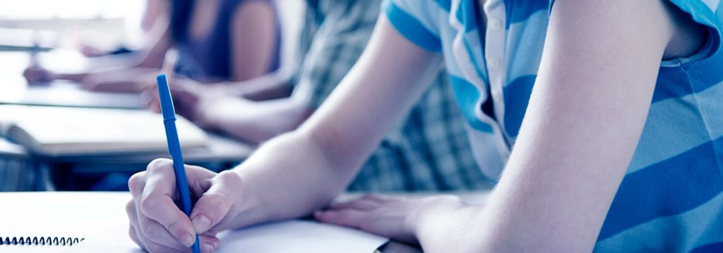 Image of student taking Ellinomatheia exams