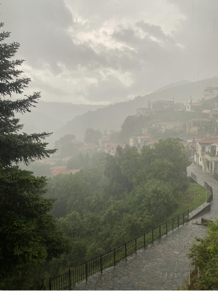 Image of the rain on the trip to Geraki